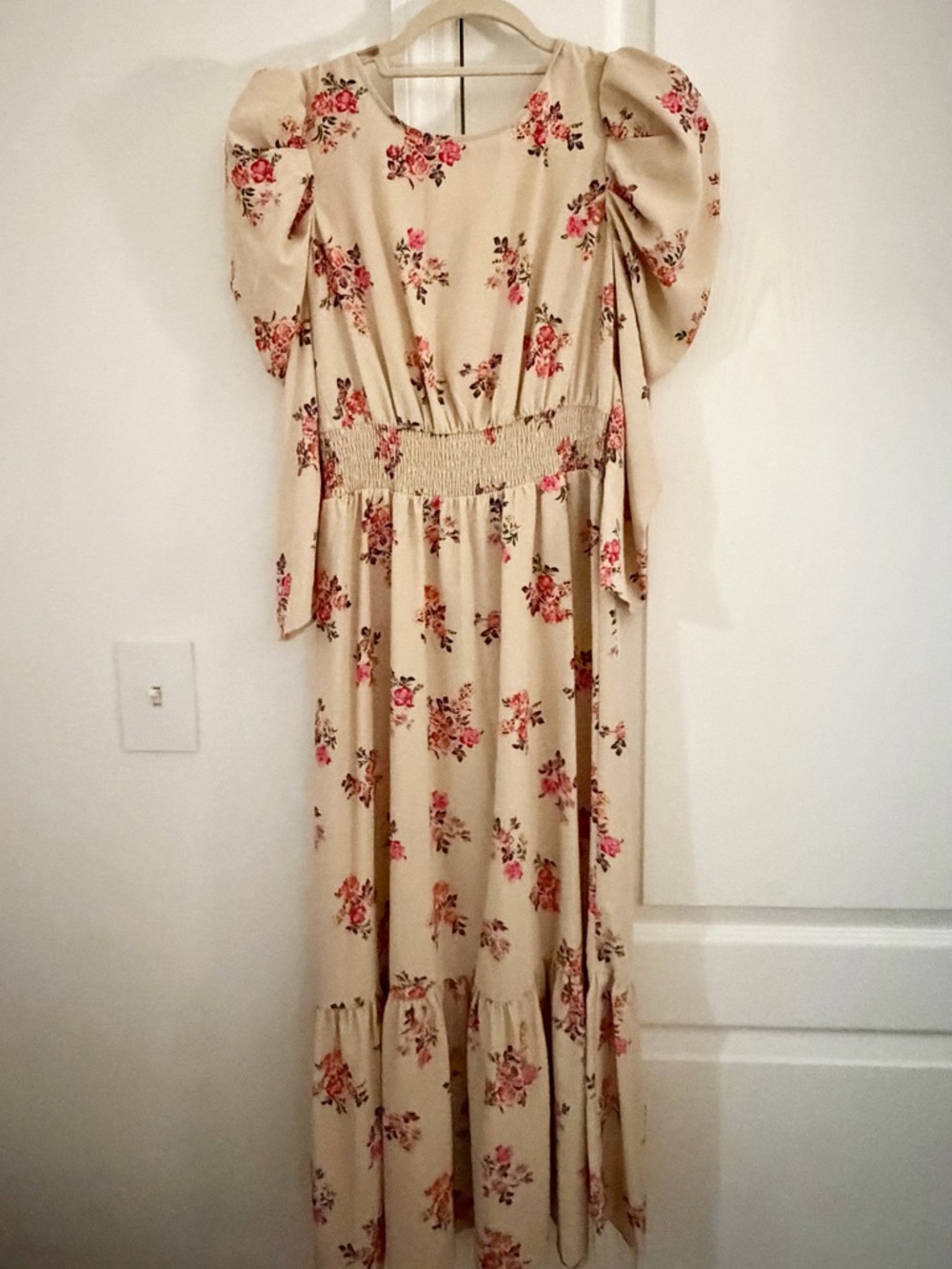 WAYF Cream Floral Puff-Sleeve Maxi Dress